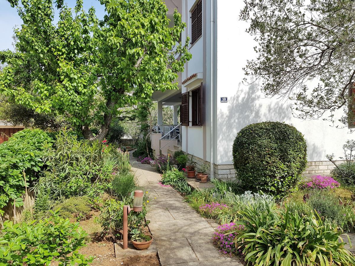 Apartments Monica Novalja Bagian luar foto