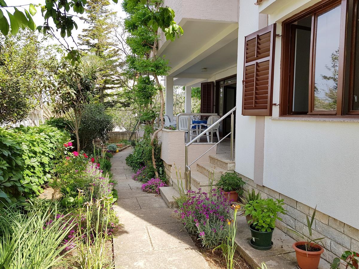 Apartments Monica Novalja Bagian luar foto